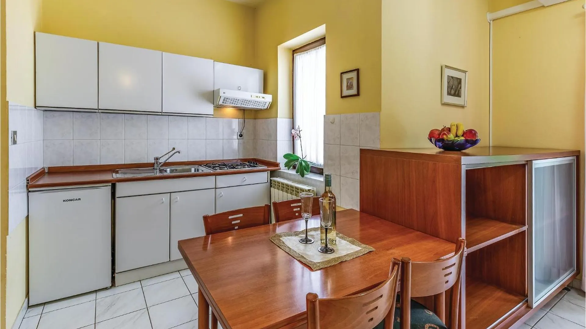 1 Bedroom Beautiful Apartment In Poreč